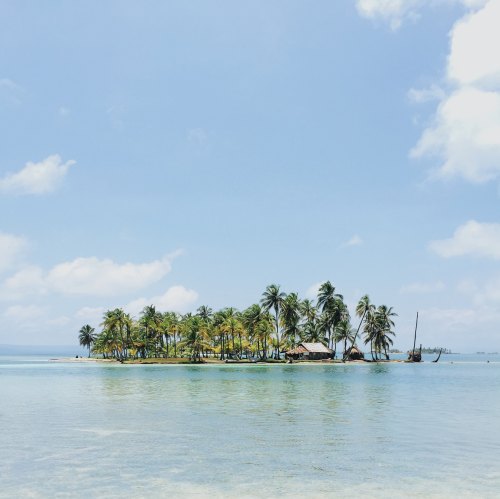 Island by pablo-garcia-saldana-36212-unsplash